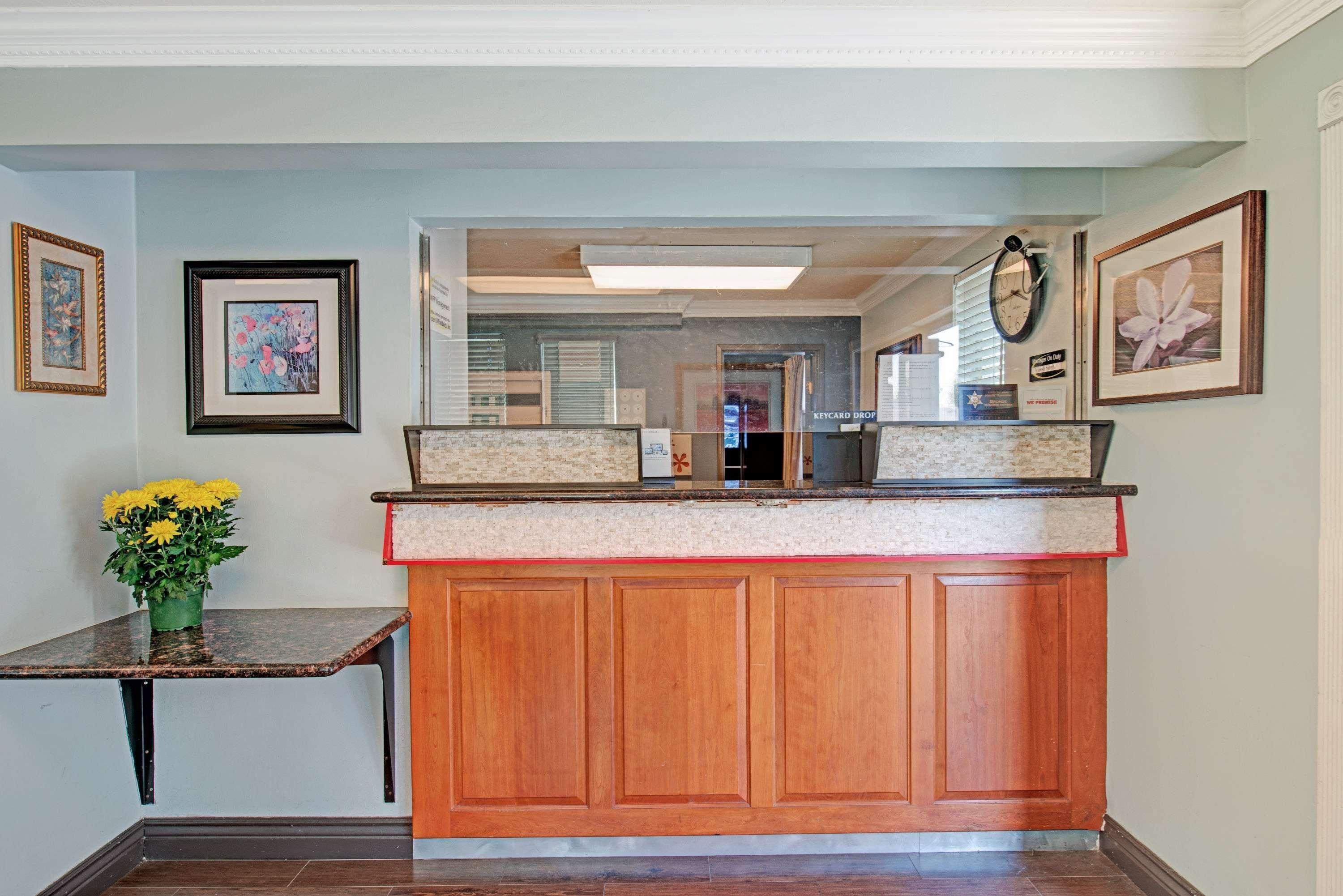 Super 8 By Wyndham Sacramento/Florin Rd Hotel Freeport Bagian luar foto