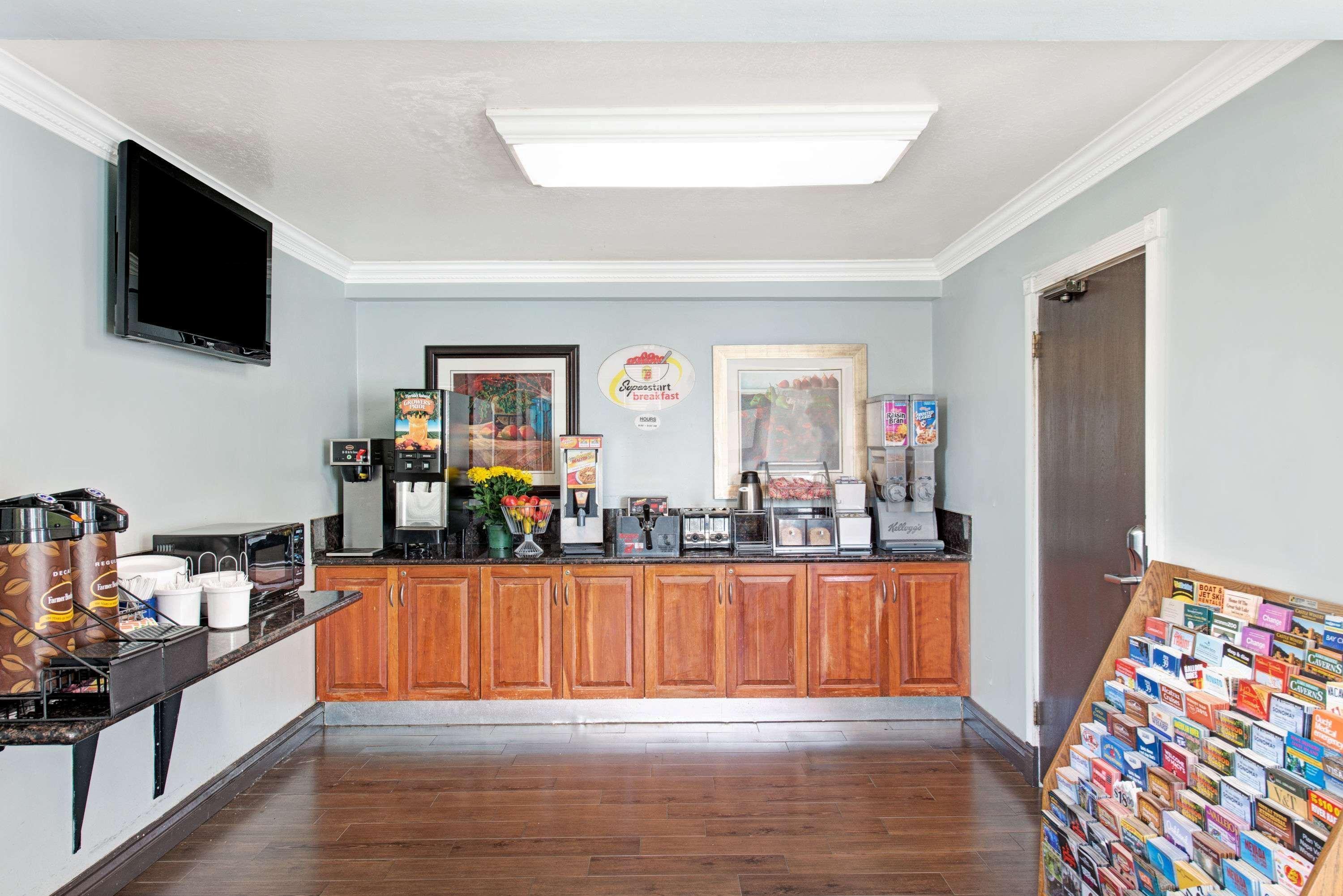 Super 8 By Wyndham Sacramento/Florin Rd Hotel Freeport Bagian luar foto