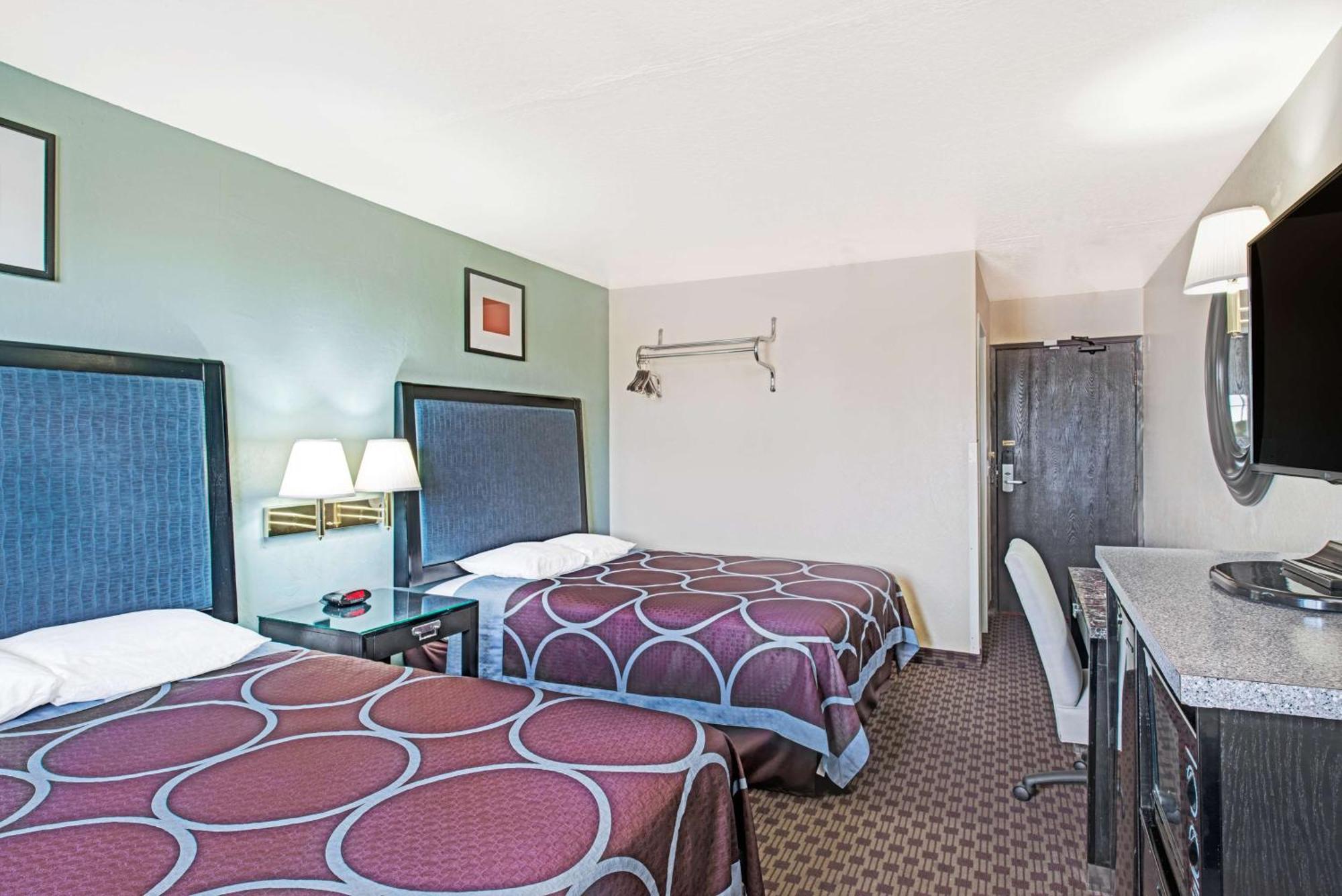 Super 8 By Wyndham Sacramento/Florin Rd Hotel Freeport Bagian luar foto