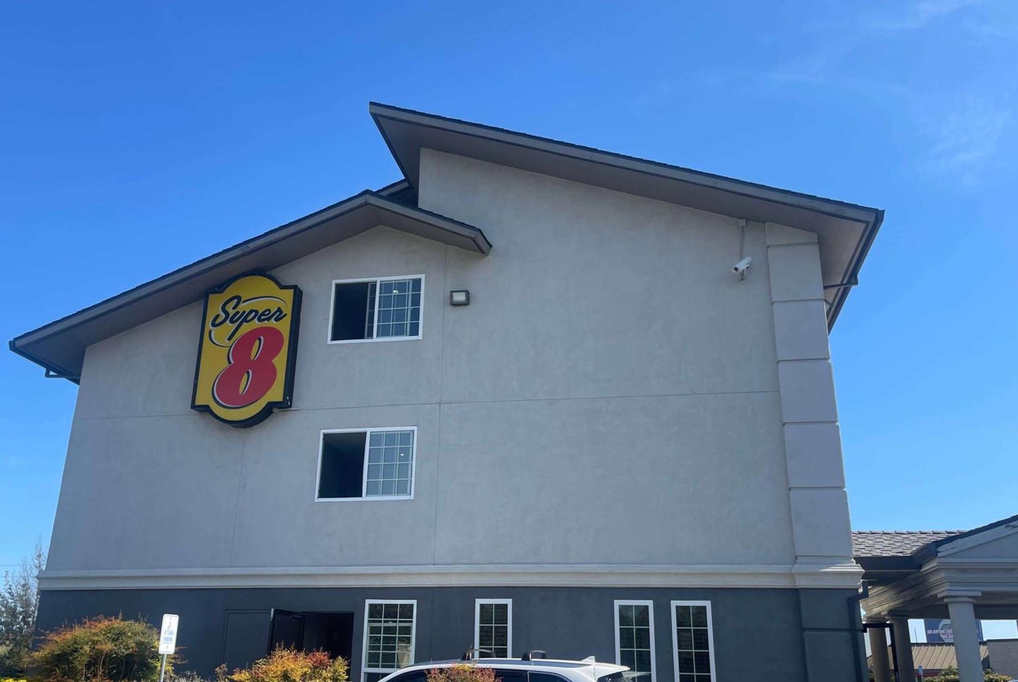 Super 8 By Wyndham Sacramento/Florin Rd Hotel Freeport Bagian luar foto